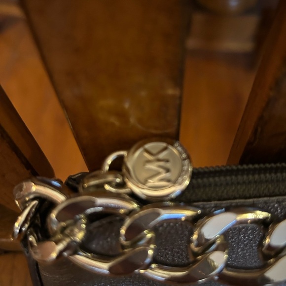 Michael Kors Silver Metallic Chained Wristlet EUC - Picture 4 of 12